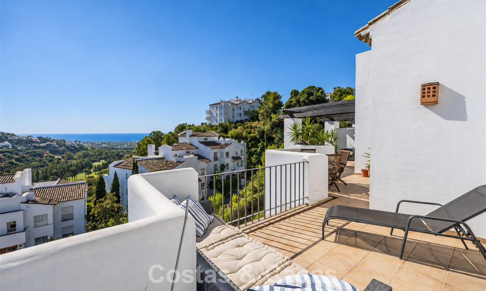 Magnifique penthouse avec potentiel de rénovation à vendre avec vues sur le golf et la mer à La Quinta, Marbella - Benahavís 807670