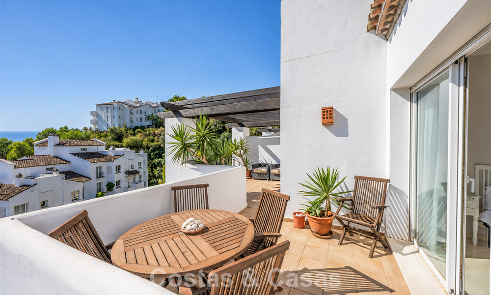 Magnifique penthouse avec potentiel de rénovation à vendre avec vues sur le golf et la mer à La Quinta, Marbella - Benahavís 807671