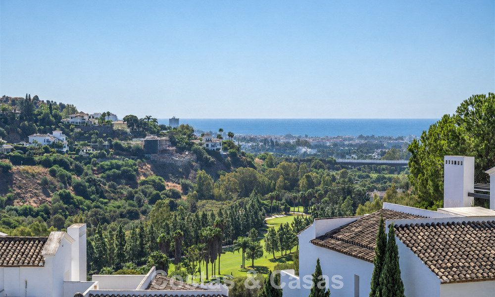 Magnifique penthouse avec potentiel de rénovation à vendre avec vues sur le golf et la mer à La Quinta, Marbella - Benahavís 807672