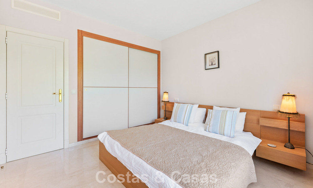 Magnifique penthouse avec potentiel de rénovation à vendre avec vues sur le golf et la mer à La Quinta, Marbella - Benahavís 807676