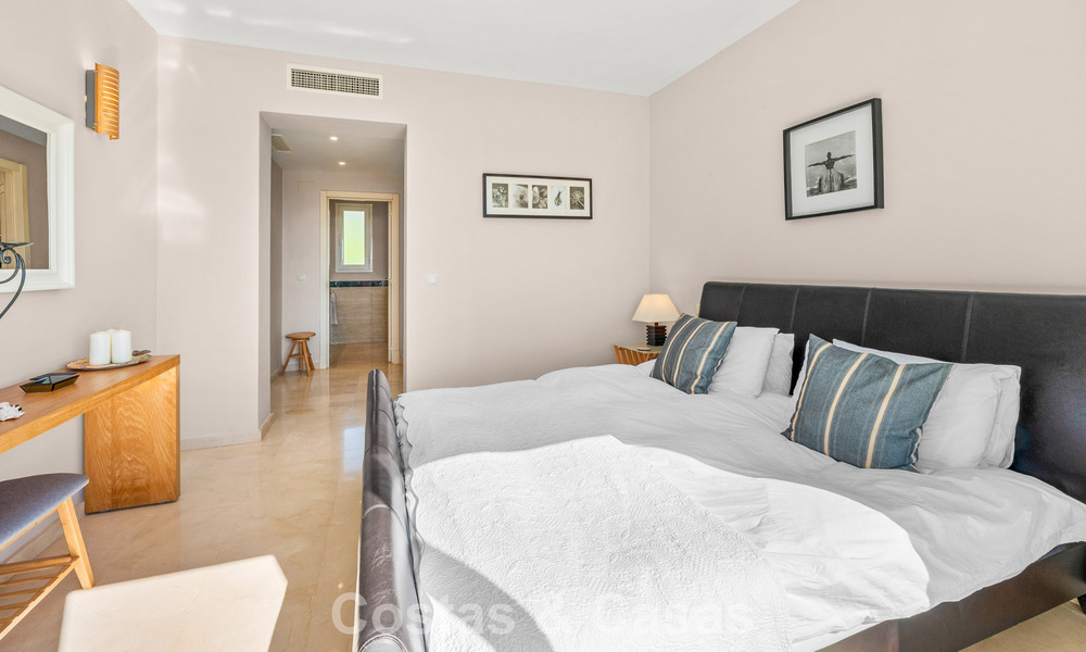 Magnifique penthouse avec potentiel de rénovation à vendre avec vues sur le golf et la mer à La Quinta, Marbella - Benahavís 807682