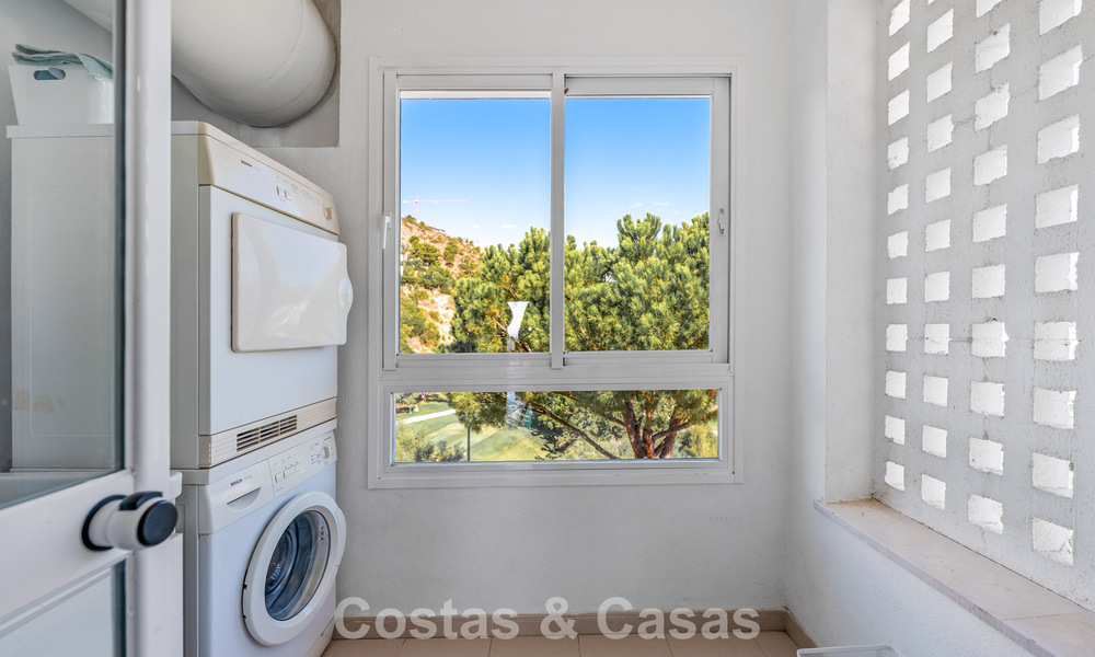 Magnifique penthouse avec potentiel de rénovation à vendre avec vues sur le golf et la mer à La Quinta, Marbella - Benahavís 807684