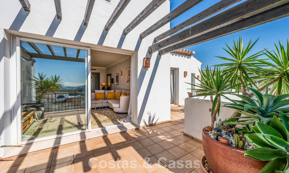 Magnifique penthouse avec potentiel de rénovation à vendre avec vues sur le golf et la mer à La Quinta, Marbella - Benahavís 807688