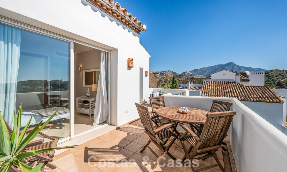 Magnifique penthouse avec potentiel de rénovation à vendre avec vues sur le golf et la mer à La Quinta, Marbella - Benahavís 807690