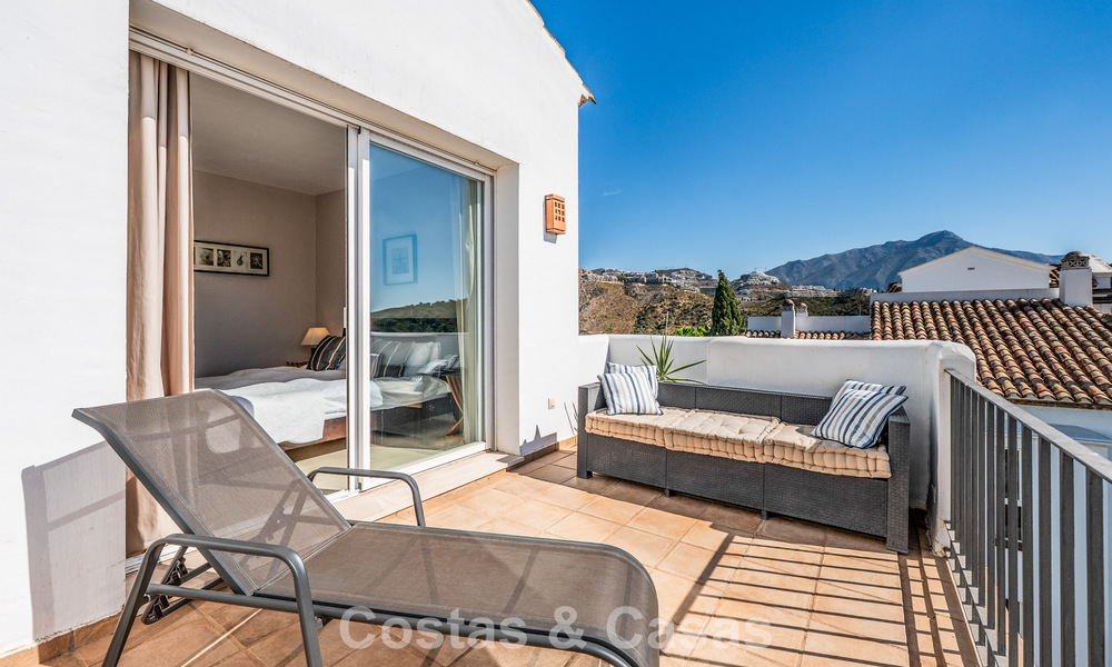 Magnifique penthouse avec potentiel de rénovation à vendre avec vues sur le golf et la mer à La Quinta, Marbella - Benahavís 807691