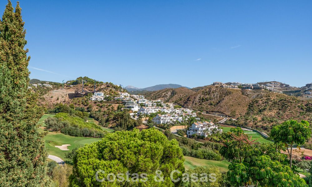 Magnifique penthouse avec potentiel de rénovation à vendre avec vues sur le golf et la mer à La Quinta, Marbella - Benahavís 807692