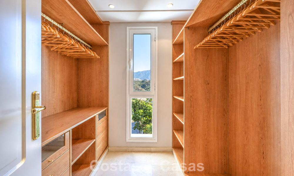 Magnifique penthouse avec potentiel de rénovation à vendre avec vues sur le golf et la mer à La Quinta, Marbella - Benahavís 807699