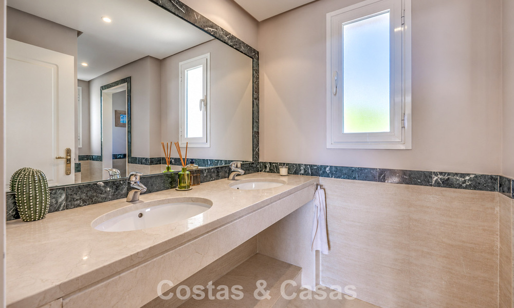 Magnifique penthouse avec potentiel de rénovation à vendre avec vues sur le golf et la mer à La Quinta, Marbella - Benahavís 807700