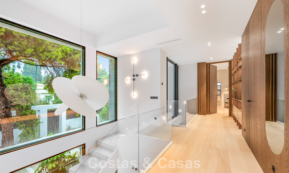 Villa contemporaine neuve avec vues panoramiques à vendre sur le célèbre Golden Mile de Marbella 807803