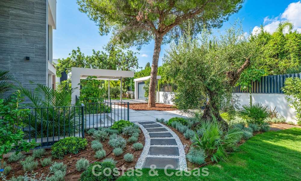 Villa contemporaine neuve avec vues panoramiques à vendre sur le célèbre Golden Mile de Marbella 807868