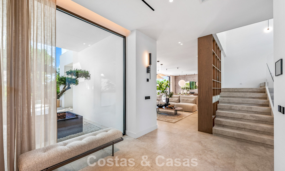 Villa contemporaine neuve avec vues panoramiques à vendre sur le célèbre Golden Mile de Marbella 807884