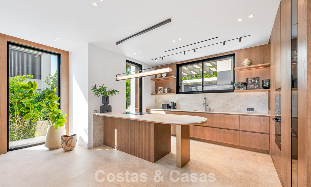 Villa contemporaine neuve avec vues panoramiques à vendre sur le célèbre Golden Mile de Marbella 807892
