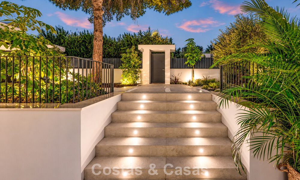Villa contemporaine neuve avec vues panoramiques à vendre sur le célèbre Golden Mile de Marbella 807925
