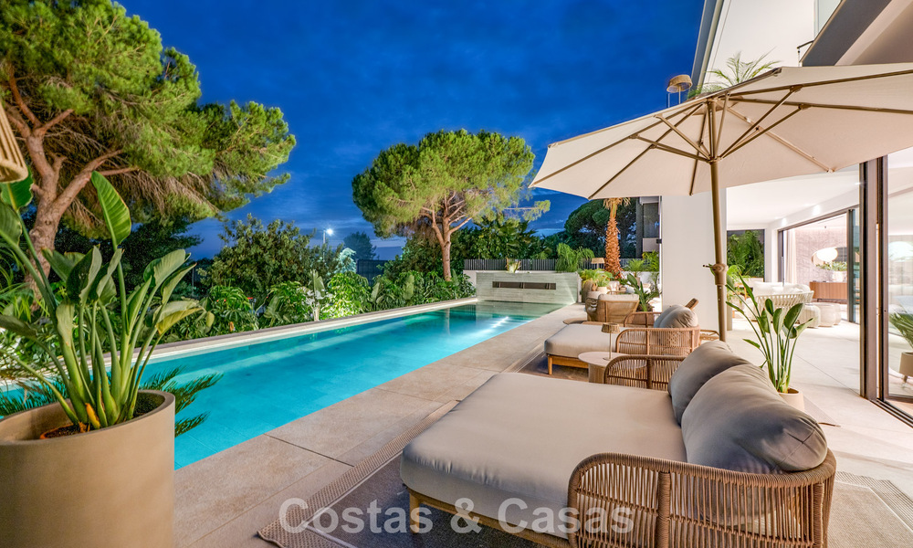 Villa contemporaine neuve avec vues panoramiques à vendre sur le célèbre Golden Mile de Marbella 807928