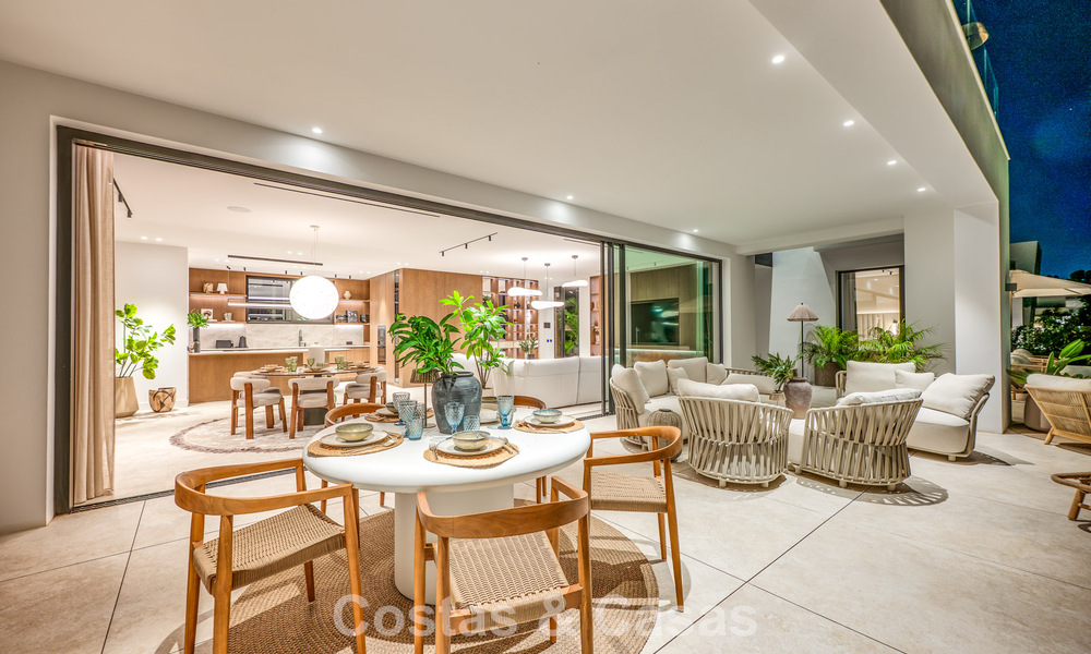 Villa contemporaine neuve avec vues panoramiques à vendre sur le célèbre Golden Mile de Marbella 807930