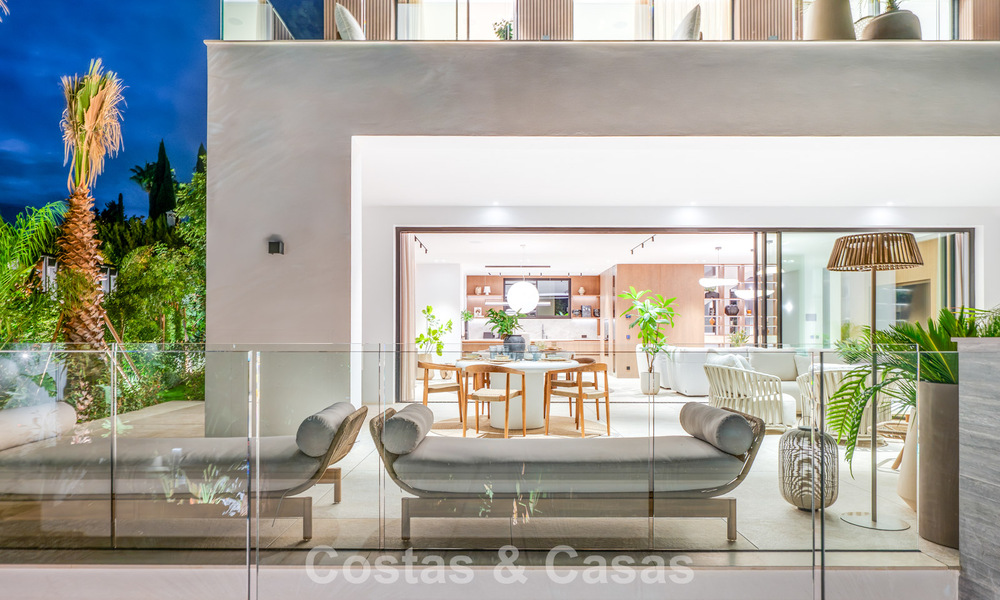 Villa contemporaine neuve avec vues panoramiques à vendre sur le célèbre Golden Mile de Marbella 807931