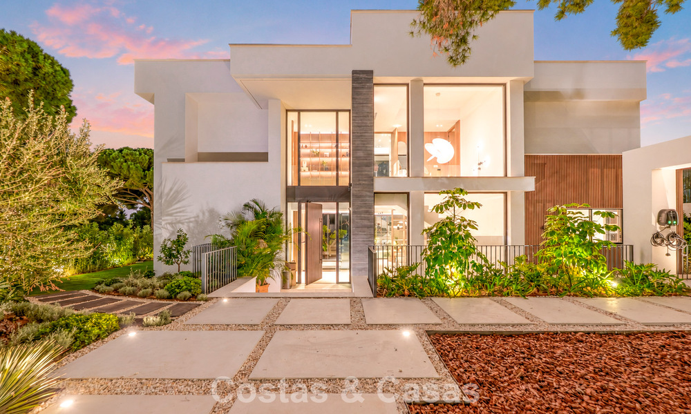 Villa contemporaine neuve avec vues panoramiques à vendre sur le célèbre Golden Mile de Marbella 807940