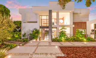 Villa contemporaine neuve avec vues panoramiques à vendre sur le célèbre Golden Mile de Marbella 807940 
