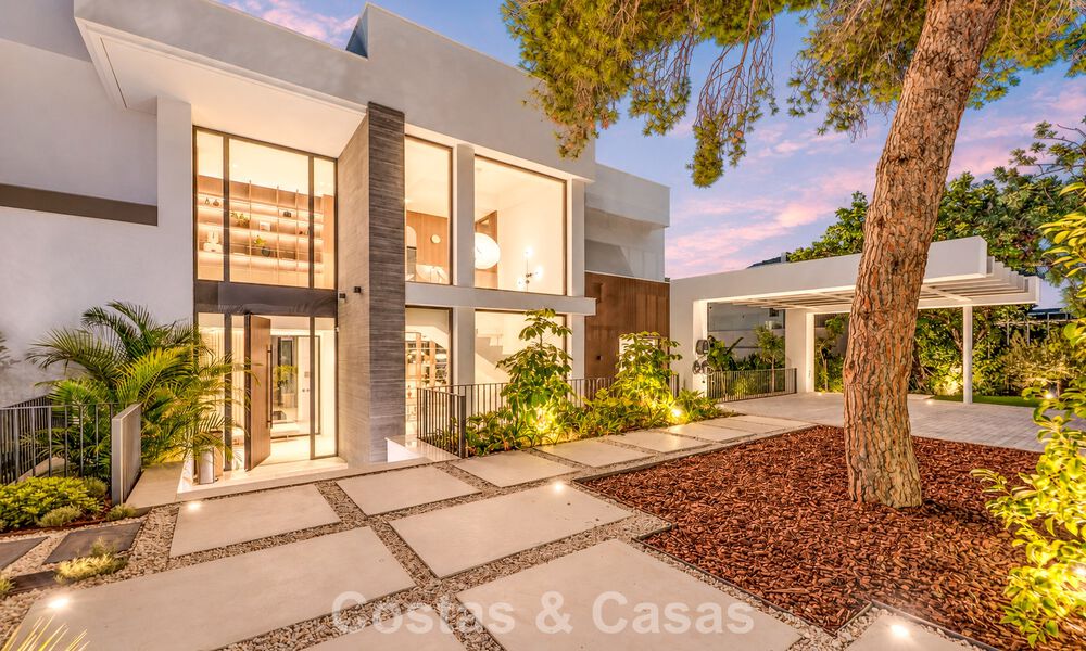 Villa contemporaine neuve avec vues panoramiques à vendre sur le célèbre Golden Mile de Marbella 807941