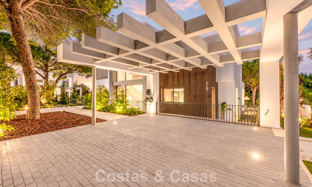 Villa contemporaine neuve avec vues panoramiques à vendre sur le célèbre Golden Mile de Marbella 807942