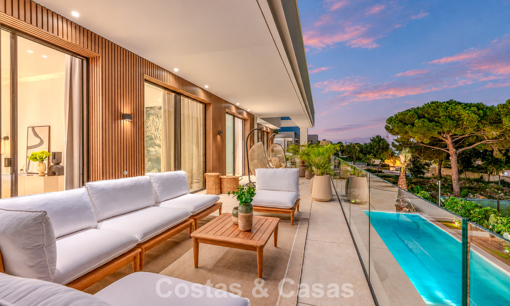 Villa contemporaine neuve avec vues panoramiques à vendre sur le célèbre Golden Mile de Marbella 807946