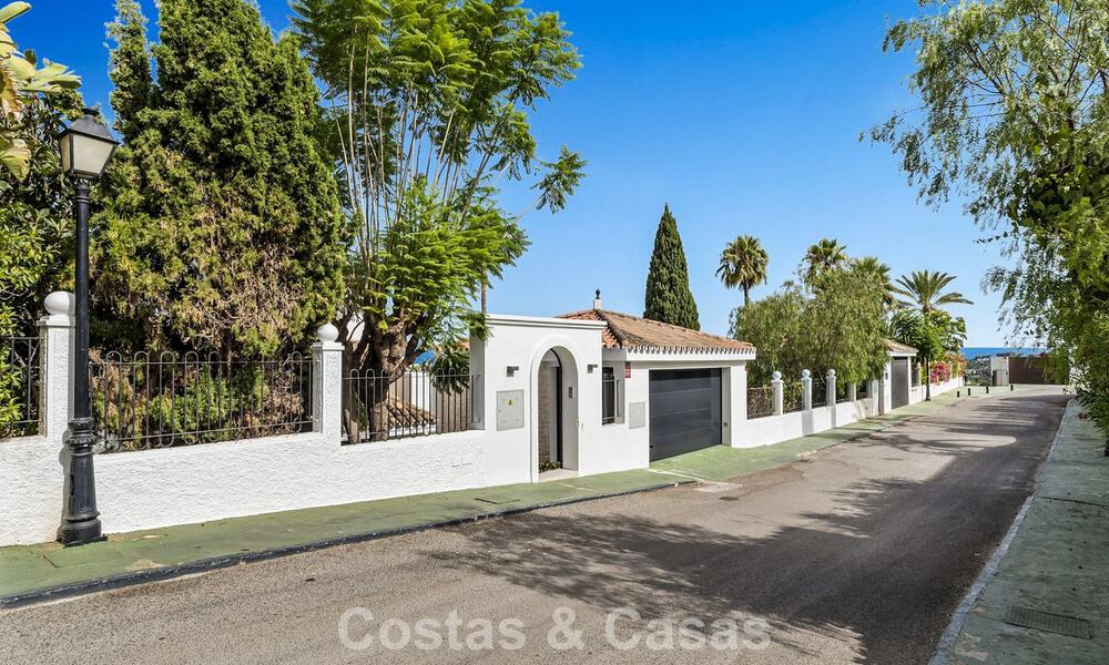 Villa modernisée au style méditerranéen contemporain à vendre dans la Golf Valley de Nueva Andalucía, Marbella 807962