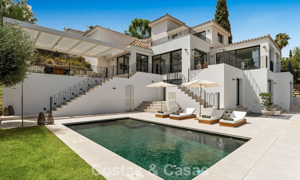 Villa modernisée au style méditerranéen contemporain à vendre dans la Golf Valley de Nueva Andalucía, Marbella 807965