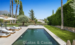 Villa modernisée au style méditerranéen contemporain à vendre dans la Golf Valley de Nueva Andalucía, Marbella 807966 