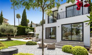 Villa modernisée au style méditerranéen contemporain à vendre dans la Golf Valley de Nueva Andalucía, Marbella 807970 