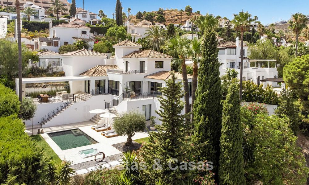 Villa modernisée au style méditerranéen contemporain à vendre dans la Golf Valley de Nueva Andalucía, Marbella 807971