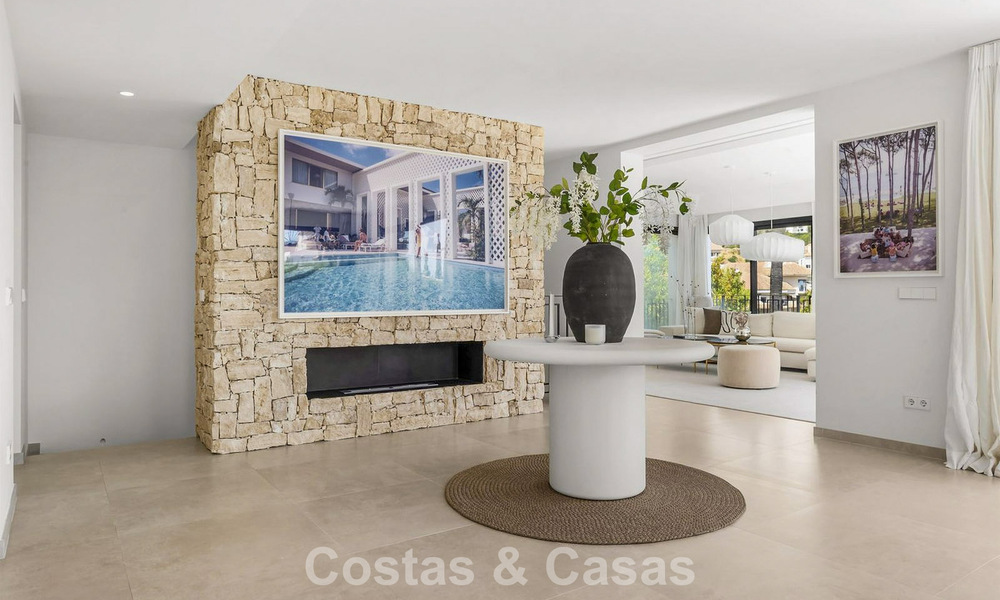 Villa modernisée au style méditerranéen contemporain à vendre dans la Golf Valley de Nueva Andalucía, Marbella 807974