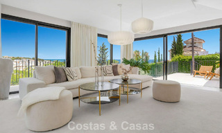 Villa modernisée au style méditerranéen contemporain à vendre dans la Golf Valley de Nueva Andalucía, Marbella 807976 