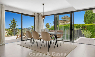 Villa modernisée au style méditerranéen contemporain à vendre dans la Golf Valley de Nueva Andalucía, Marbella 807979 
