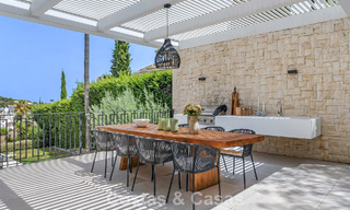 Villa modernisée au style méditerranéen contemporain à vendre dans la Golf Valley de Nueva Andalucía, Marbella 807986 