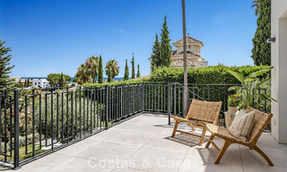Villa modernisée au style méditerranéen contemporain à vendre dans la Golf Valley de Nueva Andalucía, Marbella 807987 