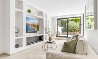 Villa modernisée au style méditerranéen contemporain à vendre dans la Golf Valley de Nueva Andalucía, Marbella 807999 