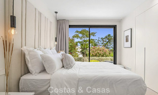 Villa modernisée au style méditerranéen contemporain à vendre dans la Golf Valley de Nueva Andalucía, Marbella 808004 
