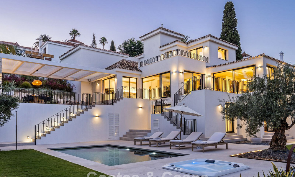 Villa modernisée au style méditerranéen contemporain à vendre dans la Golf Valley de Nueva Andalucía, Marbella 808010