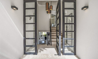 Villa modernisée au style méditerranéen contemporain à vendre dans la Golf Valley de Nueva Andalucía, Marbella 808016 