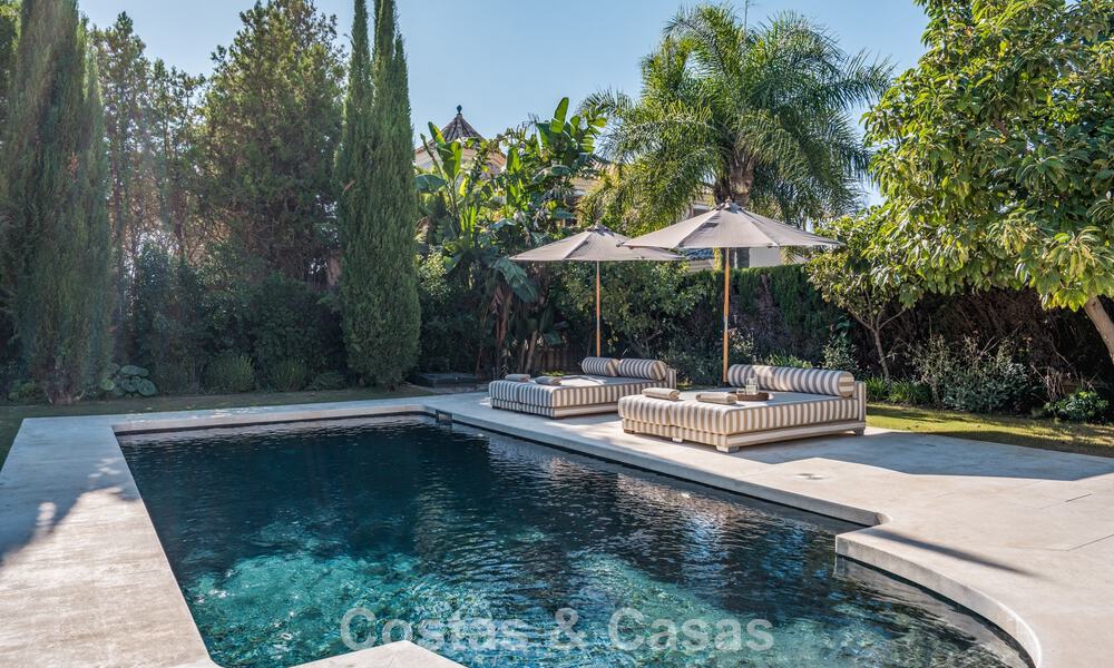 Villa méditerranéenne de luxe avec intérieur d’inspiration française à vendre au cœur de Nueva Andalucía, Marbella 808019