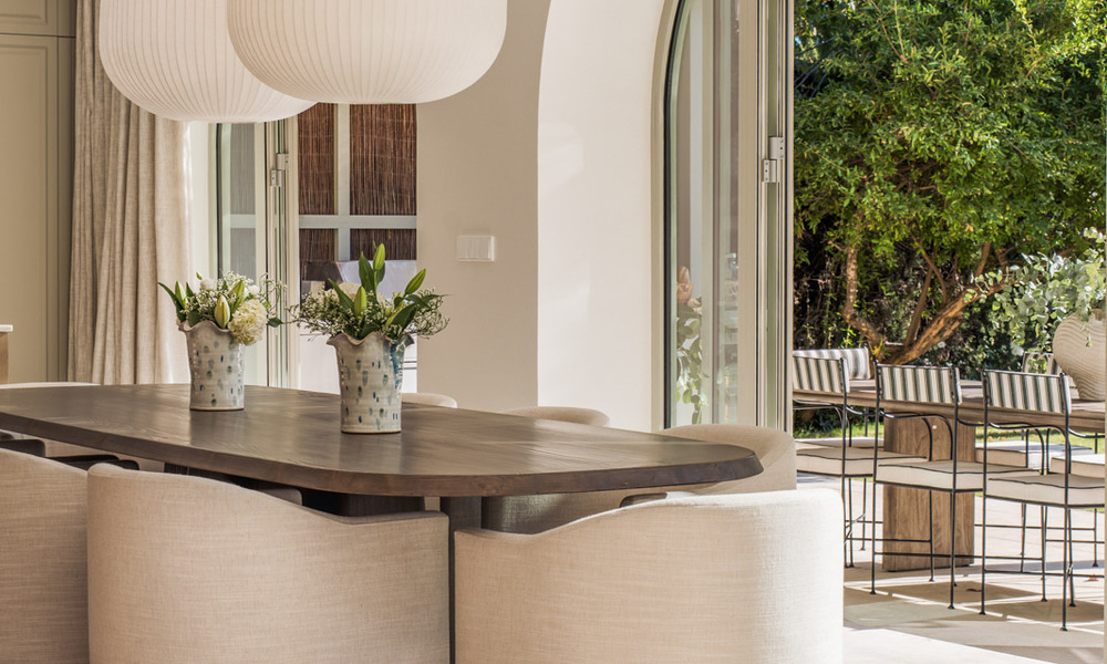 Villa méditerranéenne de luxe avec intérieur d’inspiration française à vendre au cœur de Nueva Andalucía, Marbella 808024