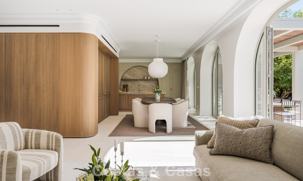 Villa méditerranéenne de luxe avec intérieur d’inspiration française à vendre au cœur de Nueva Andalucía, Marbella 808053