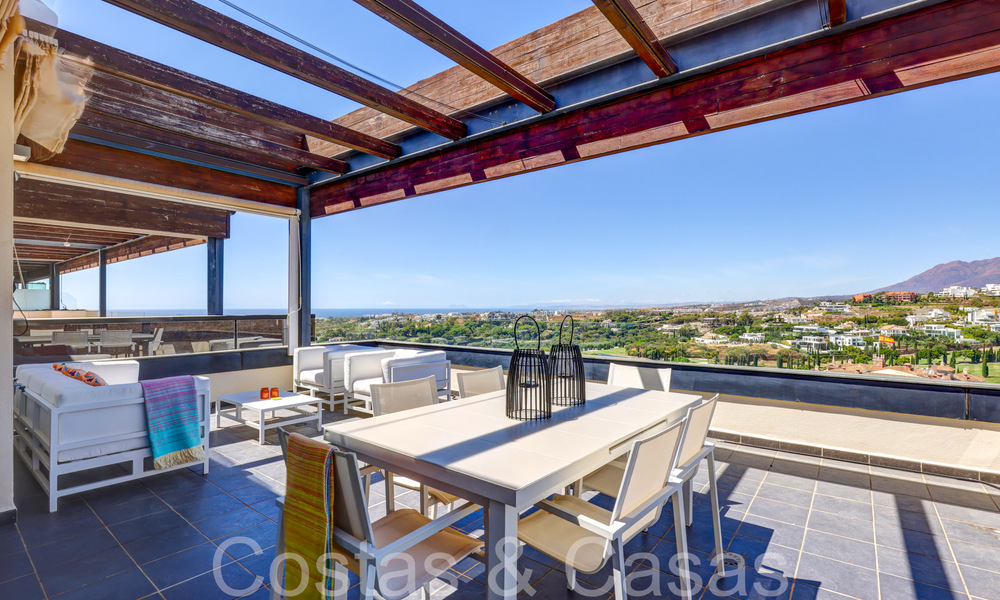 Appartements contemporains avec vue sur le golf à vendre à Hoyo 19; dans un resort 5*, New Golden Mile, Marbella - Benahavís 807497