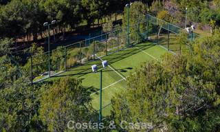 Appartements contemporains avec vue sur le golf à vendre à Hoyo 19; dans un resort 5*, New Golden Mile, Marbella - Benahavís 807512 