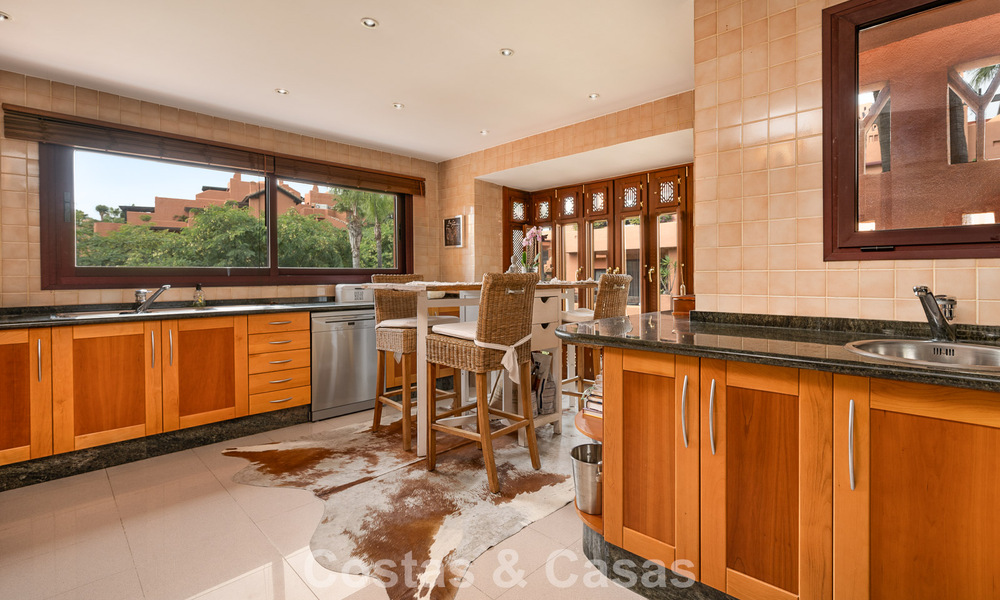Appartements à vendre à La Alzambra, à quelques minutes à pied de Puerto Banús, à Nueva Andalucía, Marbella 807739