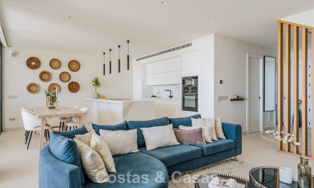 Penthouse duplex de luxe avec vue panoramique à vendre dans la vallée du golf de Nueva Andalucía, Marbella 808063