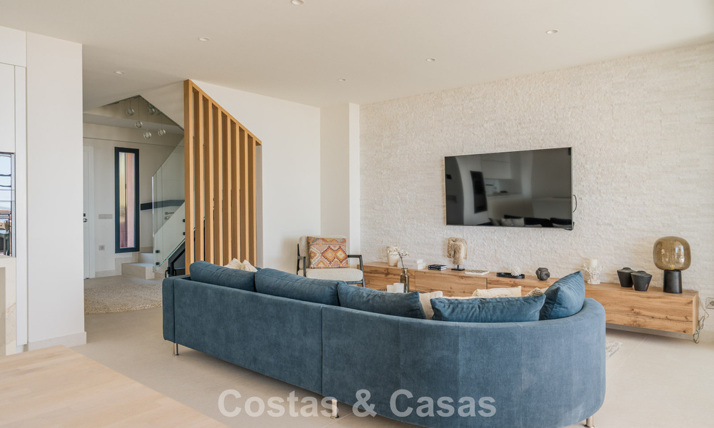 Penthouse duplex de luxe avec vue panoramique à vendre dans la vallée du golf de Nueva Andalucía, Marbella 808065