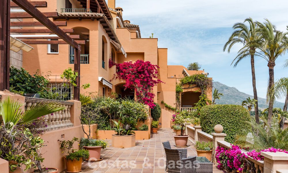 Penthouse duplex de luxe avec vue panoramique à vendre dans la vallée du golf de Nueva Andalucía, Marbella 808070
