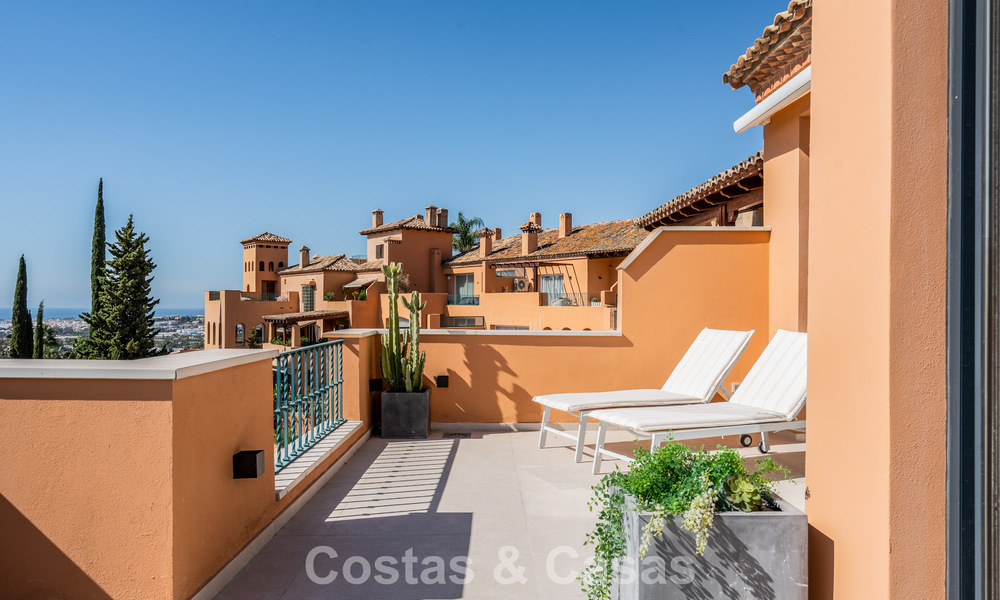 Penthouse duplex de luxe avec vue panoramique à vendre dans la vallée du golf de Nueva Andalucía, Marbella 808081