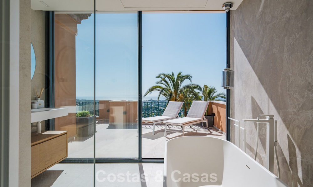Penthouse duplex de luxe avec vue panoramique à vendre dans la vallée du golf de Nueva Andalucía, Marbella 808086
